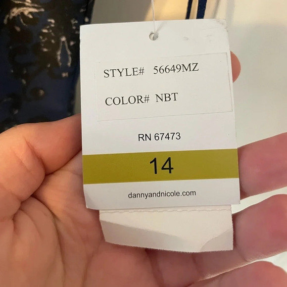 Danny and  Nicole dress - Picture 5 of 5